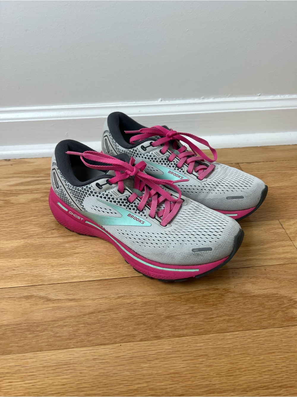 Brooks Ghost 14 Women's Running Shoes in Gray and Pink